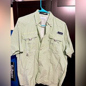 TWO Columbia button up Omni Shade shirts